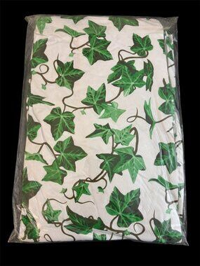 VTG English Ivy Round Vinyl Tablecloth BRAND NEW 48" Cottage Grandmillennial